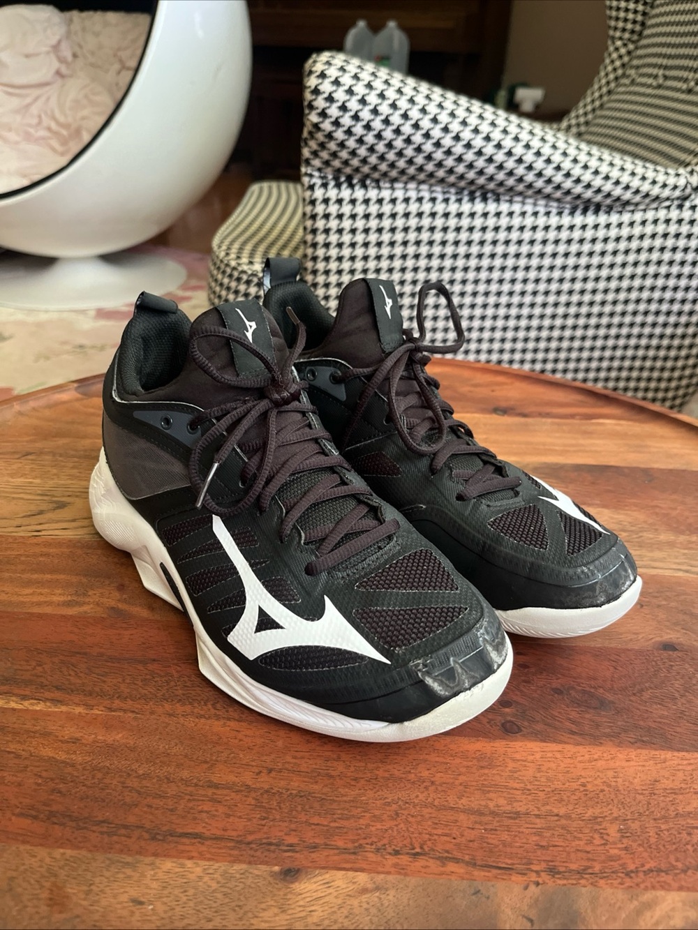Mizuno Women’s Volleyball Court Shoes Black - Size 8.5
